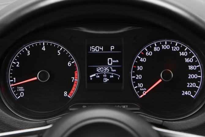 Volkswagen Polo V Рестайлинг с пробегом 2019 года, цена 1 350 000 рублей, 120356 км, седан, Автокод Объявления