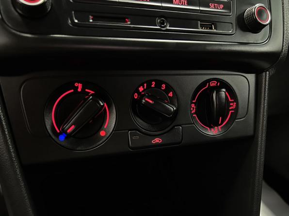 Volkswagen Polo V Рестайлинг с пробегом 2018 года, цена 1 045 000 рублей, 149349 км, седан, Автокод Объявления