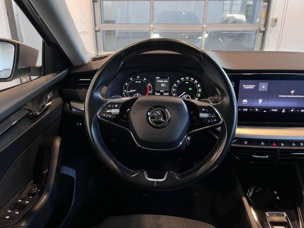 Skoda Octavia IV (A8) с пробегом 2021 года, цена 2 160 000 рублей, 162231 км, лифтбек, Автокод Объявления