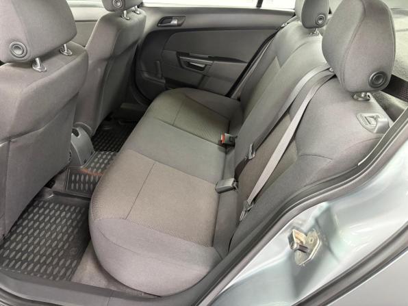 Opel Astra H Рестайлинг с пробегом 2012 года, цена 648 000 рублей, 125485 км, седан, Автокод Объявления