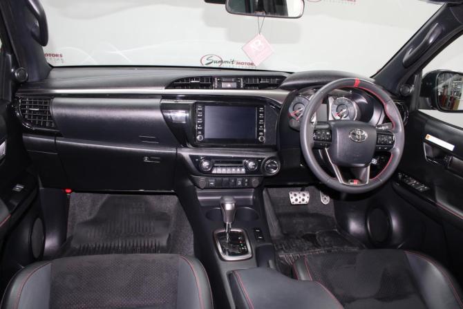 Toyota Hilux VIII Рестайлинг 2 с пробегом 2024 года, цена 5 400 000 рублей, 5054 км, offers.body_type.unknown, Автокод Объявления