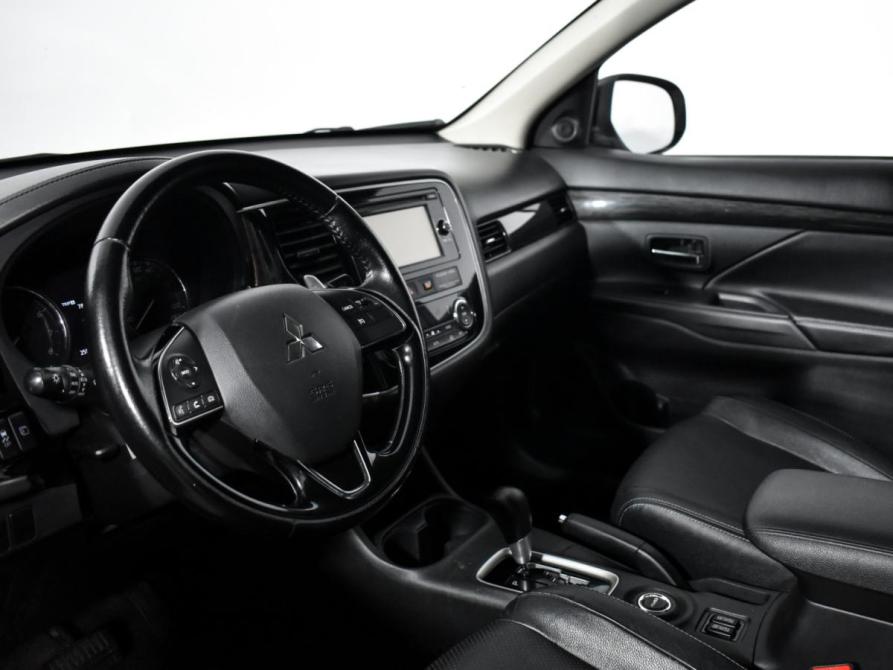 Mitsubishi Outlander III Рестайлинг 2 Санкт-Петербург  - изображение 9