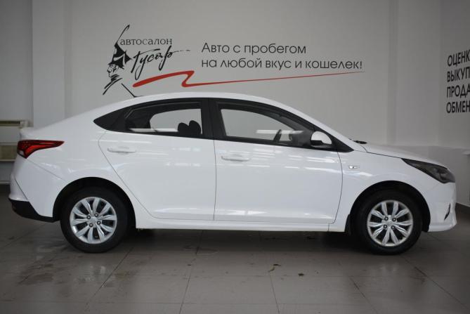 Hyundai Solaris II Рестайлинг с пробегом 2021 года, цена 1 698 000 рублей, 50000 км, седан, Автокод Объявления