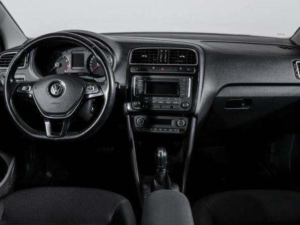 Volkswagen Polo V Рестайлинг с пробегом 2017 года, цена 1 098 000 рублей, 79820 км, седан, Автокод Объявления