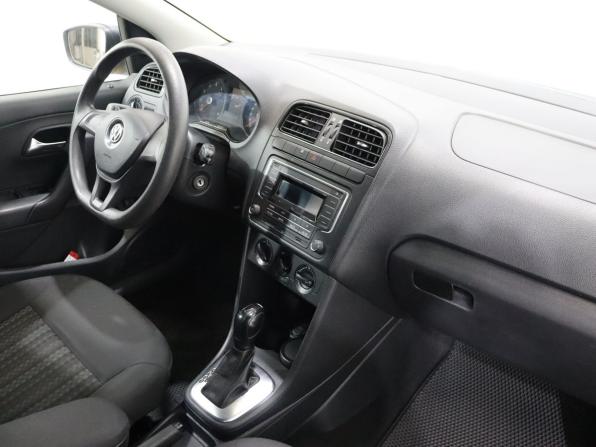 Volkswagen Polo V Рестайлинг с пробегом 2019 года, цена 530 000 рублей, 304324 км, седан, Автокод Объявления