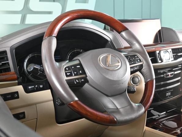 Lexus LX III Рестайлинг 2 с пробегом 2017 года, цена 5 989 000 рублей, 155075 км, внедорожник, Автокод Объявления