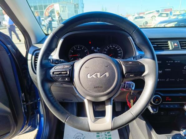 Kia Rio IV Рестайлинг с пробегом 2021 года, цена 1 679 995 рублей, 74521 км, седан, Автокод Объявления
