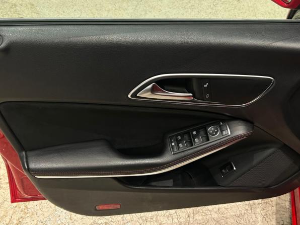 Mercedes-Benz CLA I (C117 X117) с пробегом 2014 года, цена 1 499 000 рублей, 131210 км, седан, Автокод Объявления