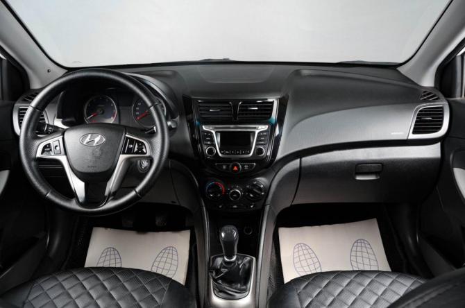 Hyundai Solaris I Рестайлинг с пробегом 2015 года, цена 789 000 рублей, 209000 км, седан, Автокод Объявления
