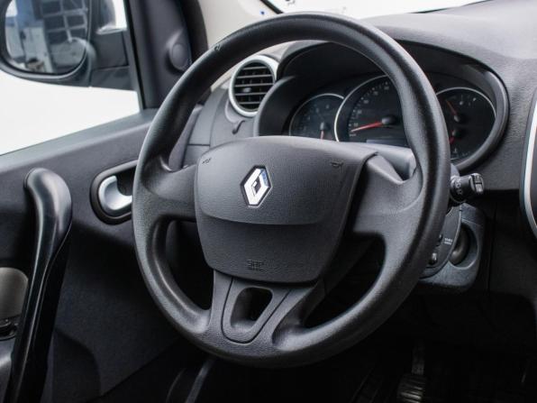 Renault Kangoo II Рестайлинг с пробегом 2015 года, цена 1 070 000 рублей, 98274 км, компактвэн, Автокод Объявления