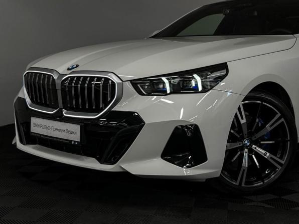 BMW 5 серии VIII (G60/G61/G68) с пробегом 2023 года, цена 7 735 000 рублей, 7301 км, седан, Автокод Объявления