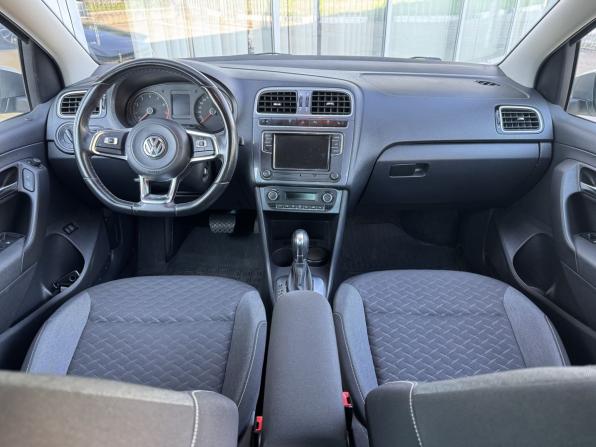 Volkswagen Polo V Рестайлинг с пробегом 2019 года, цена 1 500 000 рублей, 94386 км, седан, Автокод Объявления