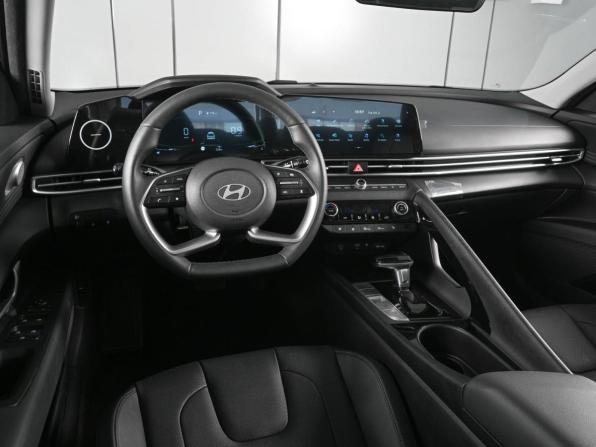 Hyundai Elantra VII (CN7) Рестайлинг с пробегом 2023 года, цена 2 829 000 рублей, 528 км, седан, Автокод Объявления