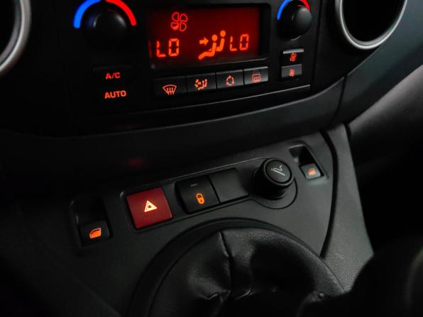 Peugeot Partner II с пробегом 2009 года, цена 449 000 рублей, 222000 км, минивэн, Автокод Объявления