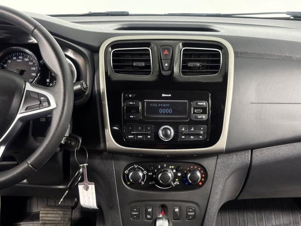 Renault Logan II Рестайлинг с пробегом 2019 года, цена 970 000 рублей, 104325 км, седан, Автокод Объявления