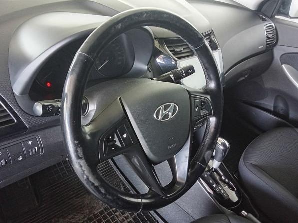 Hyundai Solaris I с пробегом 2014 года, цена 900 000 рублей, 129925 км, седан, Автокод Объявления