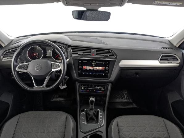 Volkswagen Tiguan II Рестайлинг с пробегом 2021 года, цена 2 800 000 рублей, 49413 км, внедорожник, Автокод Объявления
