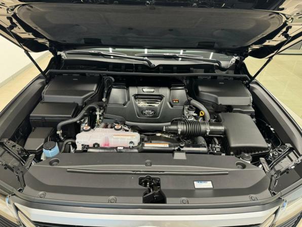 Toyota Land Cruiser 300 Series с пробегом 2021 года, цена 12 500 000 рублей, 10 км, внедорожник, Автокод Объявления