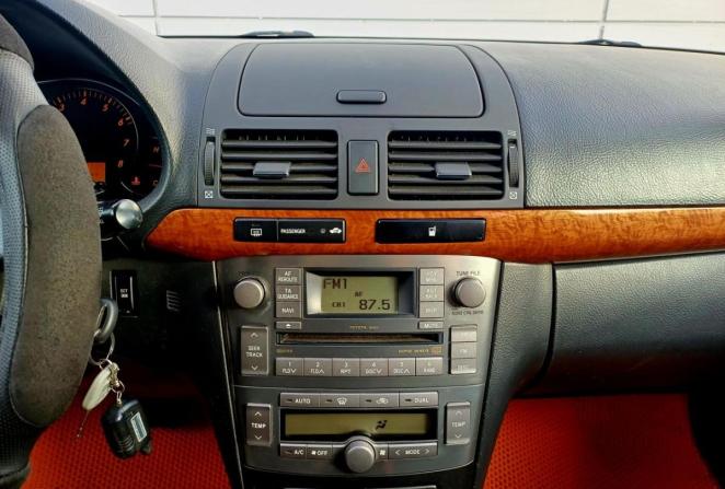 Toyota Avensis II Рестайлинг с пробегом 2006 года, цена 820 000 рублей, 297013 км, седан, Автокод Объявления