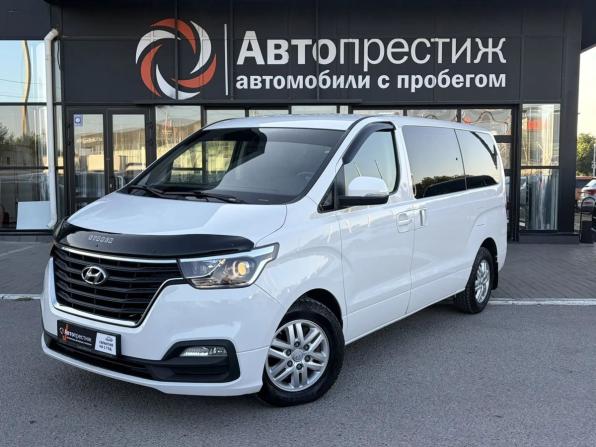 Hyundai H-1 II Рестайлинг 2 с пробегом 2018 года, цена 2 697 000 рублей, 120390 км, минивэн, Автокод Объявления