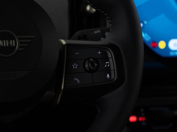 Mini Hatch IV (F65/F66/J01) с пробегом 2024 года, цена 5 344 055 рублей, 5221 км, хэтчбек, Автокод Объявления