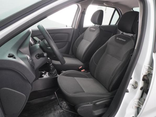 Renault Logan II Рестайлинг с пробегом 2022 года, цена 1 299 000 рублей, 49709 км, седан, Автокод Объявления