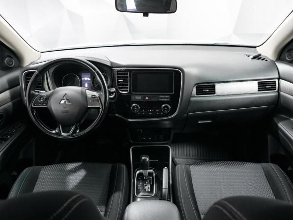 Mitsubishi Outlander III Рестайлинг 2 с пробегом 2017 года, цена 1 740 000 рублей, 193420 км, внедорожник, Автокод Объявления
