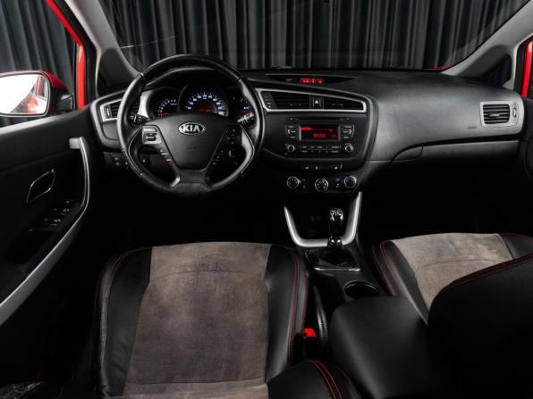 Kia Ceed II Рестайлинг с пробегом 2016 года, цена 999 000 рублей, 170251 км, хэтчбек, Автокод Объявления