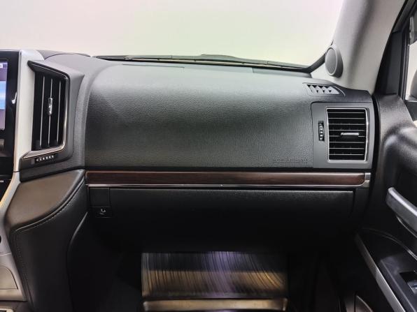 Toyota Land Cruiser 200 Series Рестайлинг 2 с пробегом 2017 года, цена 6 790 000 рублей, 131937 км, внедорожник, Автокод Объявления