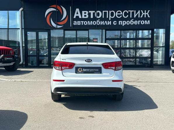 Kia Rio III Рестайлинг с пробегом 2016 года, цена 1 000 000 рублей, 82826 км, седан, Автокод Объявления