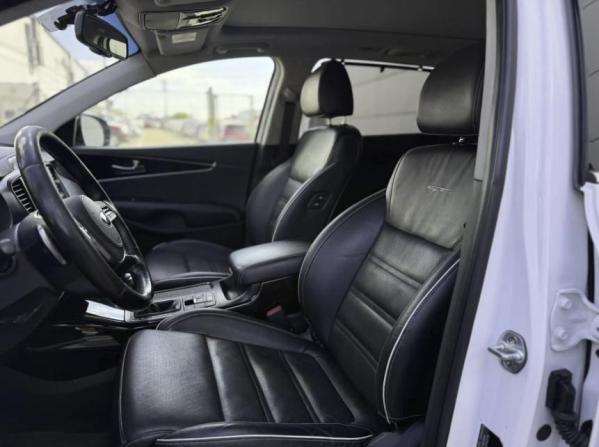 Kia Sorento II Рестайлинг с пробегом 2018 года, цена 2 455 000 рублей, 215000 км, внедорожник, Автокод Объявления