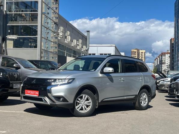 Mitsubishi Outlander III Рестайлинг 3 с пробегом 2021 года, цена 2 599 000 рублей, 56800 км, внедорожник, Автокод Объявления