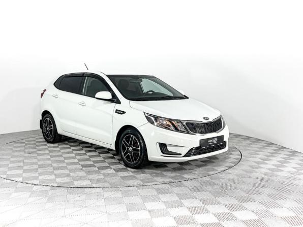 Kia Rio III Рестайлинг с пробегом 2015 года, цена 941 000 рублей, 88806 км, хэтчбек, Автокод Объявления