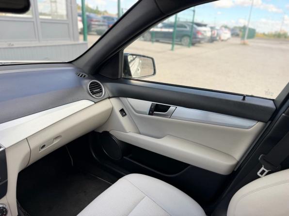 Mercedes-Benz C-Класс III (W204) Рестайлинг с пробегом 2011 года, цена 1 400 000 рублей, 264244 км, седан, Автокод Объявления
