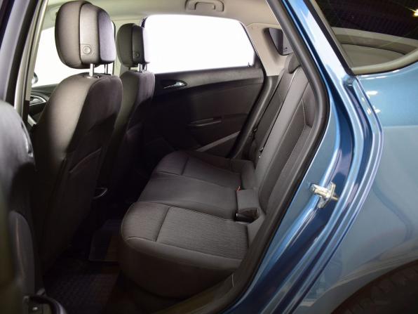 Opel Astra J Рестайлинг с пробегом 2013 года, цена 899 999 рублей, 116660 км, седан, Автокод Объявления