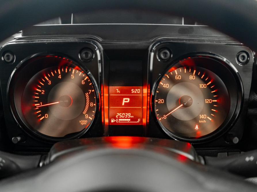 Suzuki Jimny IV Красноярск  - изображение 11