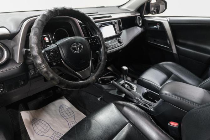 Toyota RAV4 IV (XA40) Рестайлинг с пробегом 2016 года, цена 2 299 000 рублей, 206000 км, внедорожник, Автокод Объявления