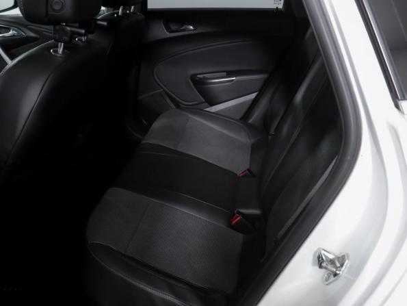 Opel Astra J с пробегом 2011 года, цена 850 000 рублей, 137834 км, хэтчбек, Автокод Объявления