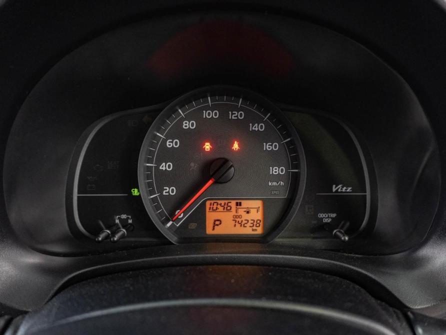 Toyota Vitz III (XP130) Тюмень  - изображение 12