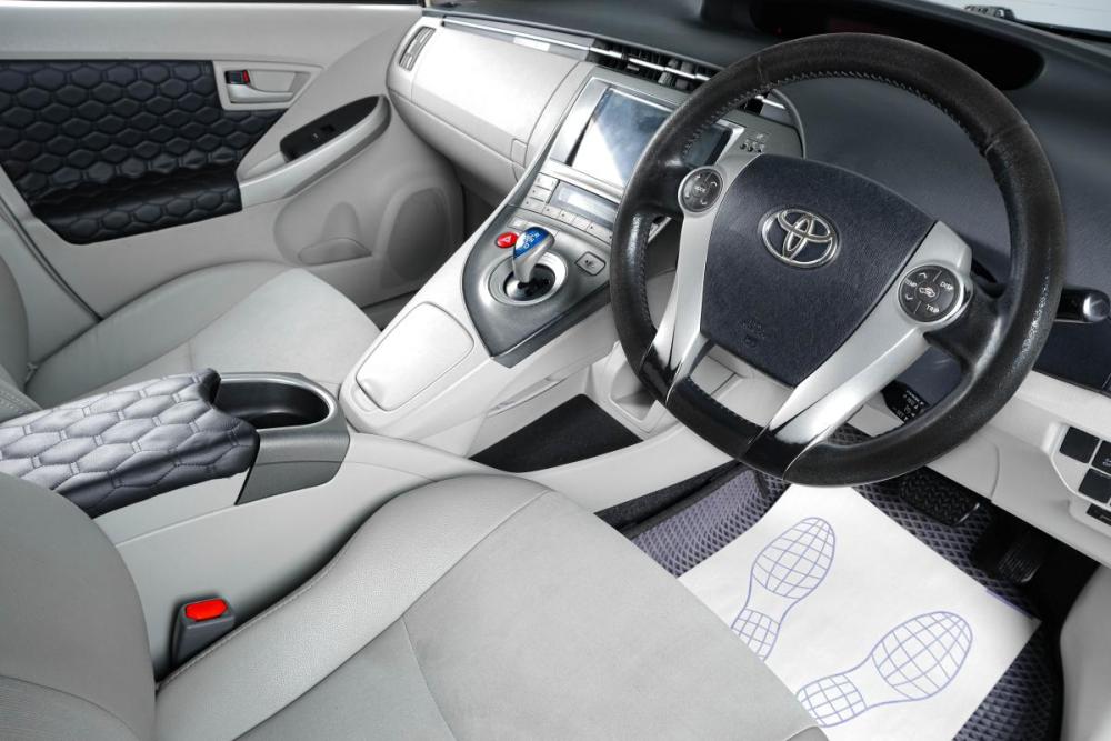 Toyota Prius III (XW30) Тюмень  - изображение 8