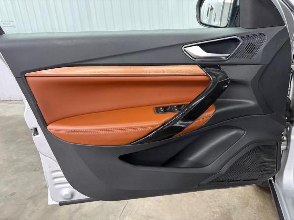 Lada (ВАЗ) Vesta I Рестайлинг (NG) с пробегом 2023 года, цена 1 277 000 рублей, 42238 км, универсал, Автокод Объявления