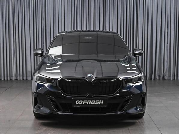 BMW 5 серии VIII (G60/G61/G68) с пробегом 2023 года, цена 7 699 000 рублей, 45839 км, седан, Автокод Объявления