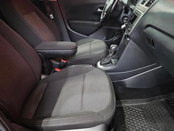 Volkswagen Polo V Рестайлинг с пробегом 2016 года, цена 1 149 000 рублей, 98221 км, седан, Автокод Объявления