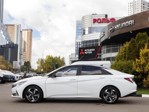 Hyundai Elantra VII (CN7) с пробегом 2022 года, цена 1 998 000 рублей, 61000 км, седан, Автокод Объявления