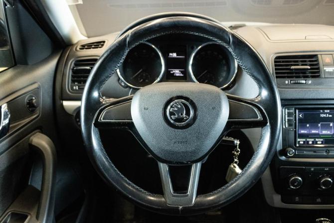 Skoda Yeti I Рестайлинг с пробегом 2015 года, цена 1 319 000 рублей, 179853 км, внедорожник, Автокод Объявления