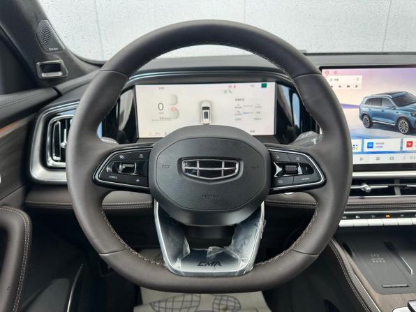 Geely Monjaro I Рестайлинг 2 с пробегом 2025 года, цена 3 955 000 рублей, 1361 км, внедорожник, Автокод Объявления