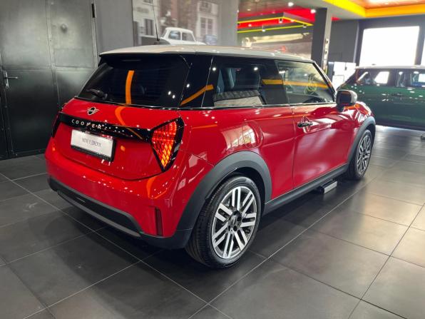 Mini Hatch IV (F65/F66/J01) с пробегом 2024 года, цена 4 790 000 рублей, 5626 км, хэтчбек, Автокод Объявления
