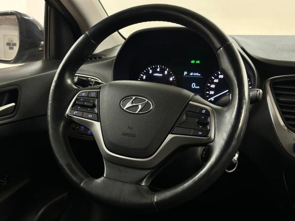 Hyundai Solaris II с пробегом 2017 года, цена 1 180 000 рублей, 164589 км, седан, Автокод Объявления