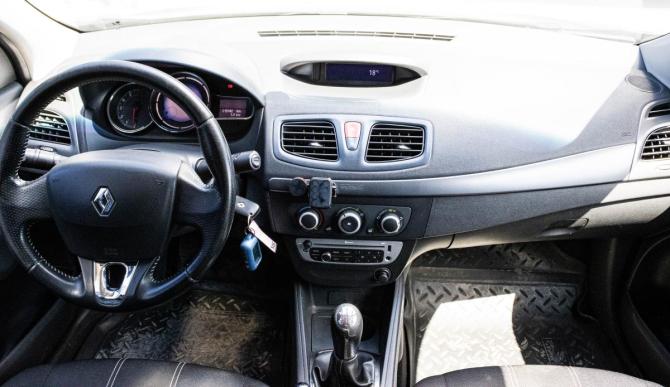 Renault Fluence I Рестайлинг с пробегом 2014 года, цена 719 000 рублей, 213142 км, седан, Автокод Объявления