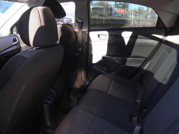 Hyundai Solaris II с пробегом 2019 года, цена 979 000 рублей, 176746 км, седан, Автокод Объявления